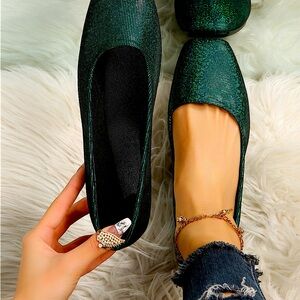 Women’s flats